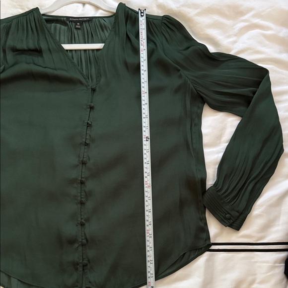 Banana Republic Dark Green V-Neck Button-Front Blouse - Picture 8 of 10